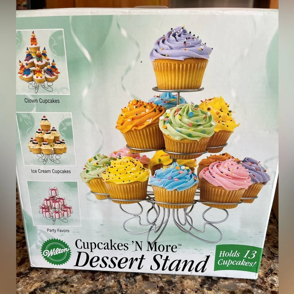 Wilton cupcake display